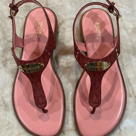 Michael Michael Kors Women’s MK Plate Thong Sandals. NEW - Picture 7 of 8